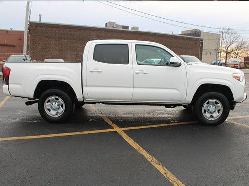 2022 Toyota Tacoma SR