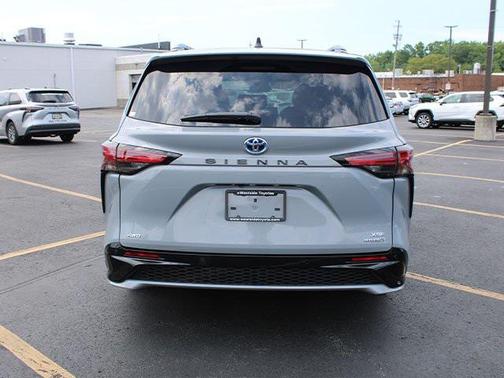 2024 Toyota Sienna XSE 7 Passenger