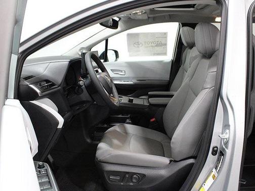 2025 Toyota Sienna XLE 7 Passenger