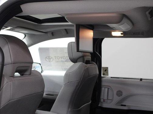 2025 Toyota Sienna XLE 7 Passenger