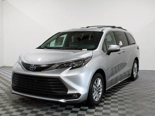 2025 Toyota Sienna XLE 7 Passenger