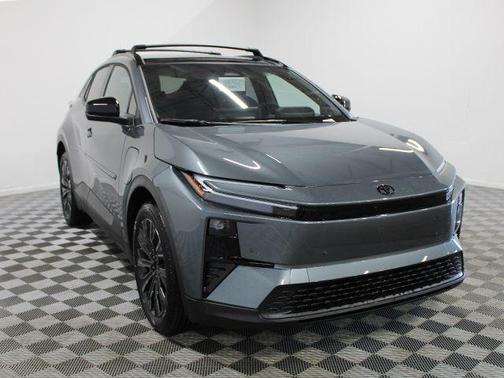 Overcast 2026 Toyota C-HR XSE