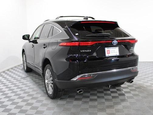 2022 Toyota Venza XLE