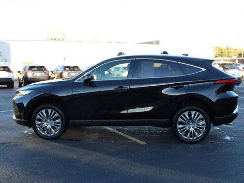 2022 Toyota Venza XLE