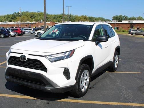 2024 Toyota RAV4 LE