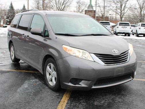 2014 Toyota Sienna LE