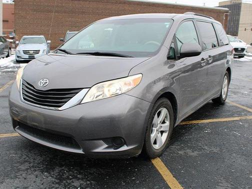 2014 Toyota Sienna LE