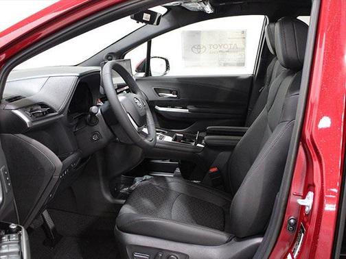 2025 Toyota Sienna Platinum 7 Passenger