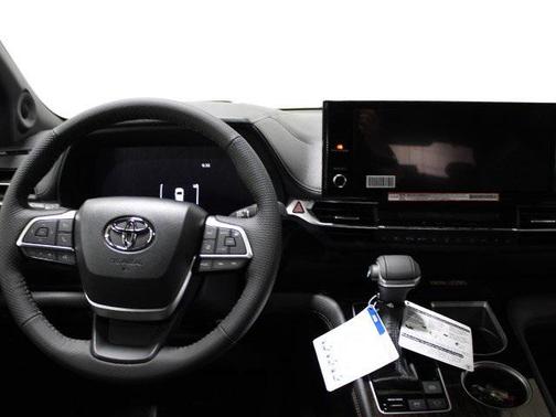 2025 Toyota Sienna Platinum 7 Passenger