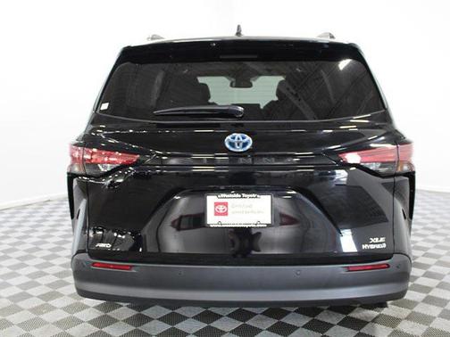 2022 Toyota Sienna XLE 7 Passenger
