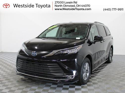 2022 Toyota Sienna XLE 7 Passenger