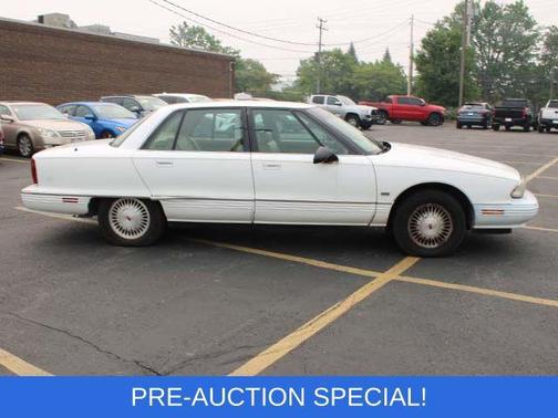 White 1994 Oldsmobile Ninety-Eight Regency