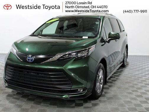 2025 Toyota Sienna XLE