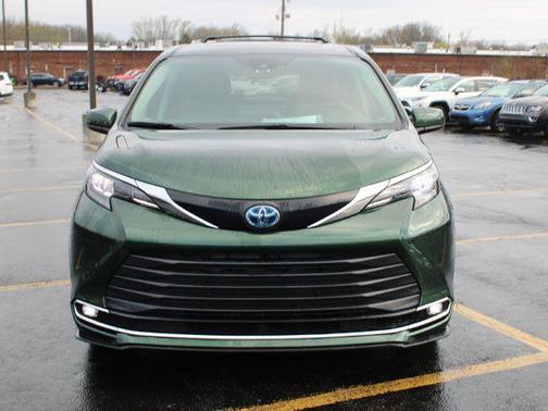 Cypress 2024 Toyota Sienna XLE
