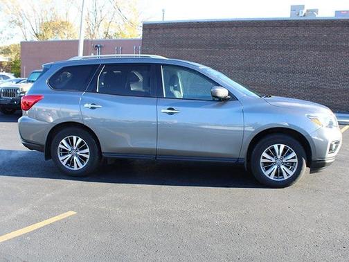 2020 Nissan Pathfinder S 4WD