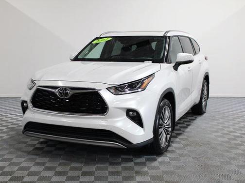 2022 Toyota Highlander Platinum