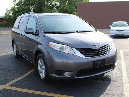 2011 Toyota Sienna LE