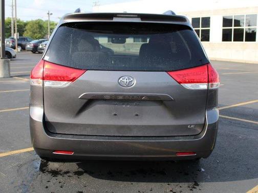 2011 Toyota Sienna LE