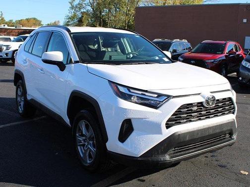2025 Toyota RAV4 Hybrid XLE