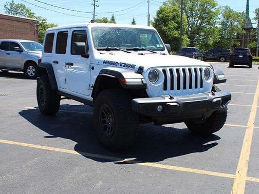 Bright White Clearcoat 2023 Jeep Wrangler 4-Door High Tide 4x4