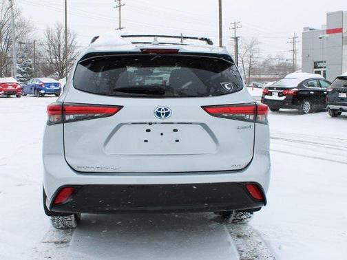 2021 Toyota Highlander Hybrid XLE