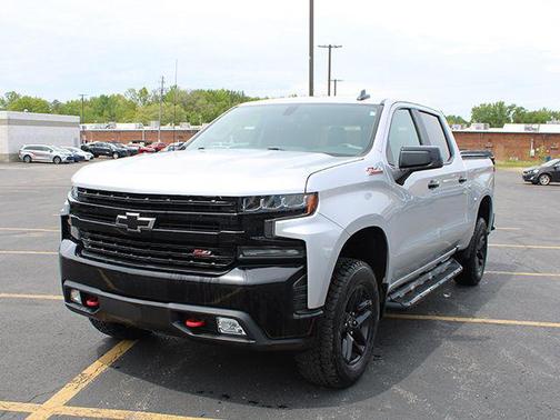 Silver Ice Metallic 2020 Chevrolet Silverado 1500 LT Trail Boss