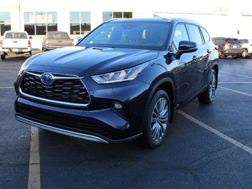 2021 Toyota Highlander Hybrid Platinum