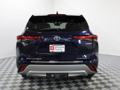 2021 Toyota Highlander Hybrid Platinum