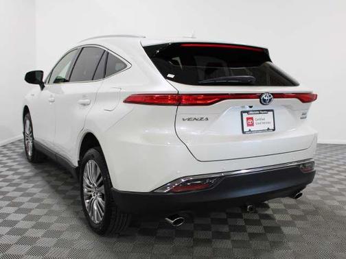 Blizzard Pearl 2021 Toyota Venza XLE