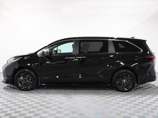 2024 Toyota Sienna XSE 7 Passenger