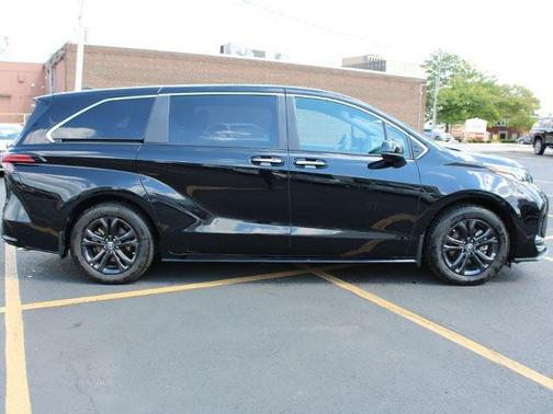 2024 Toyota Sienna XSE 7 Passenger