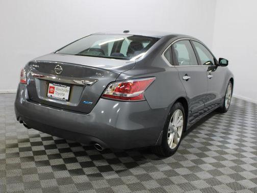 Gun Metallic 2014 Nissan Altima 2.5 SV