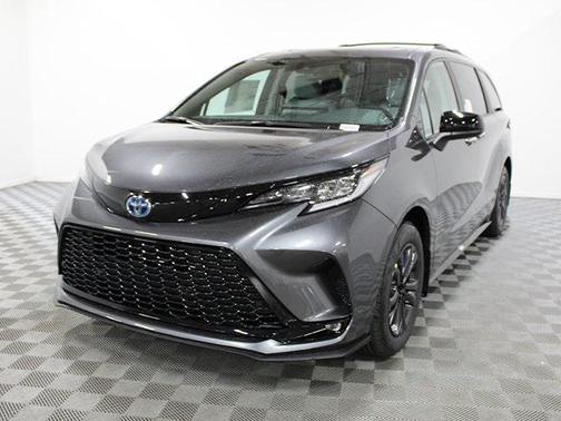 2025 Toyota Sienna XSE 7 Passenger
