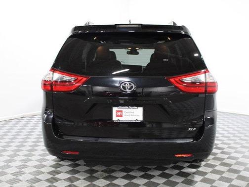 2020 Toyota Sienna XLE