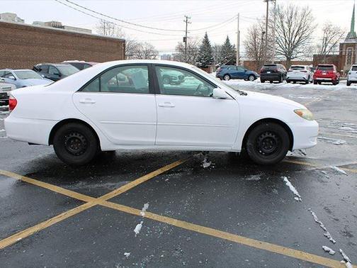 2005 Toyota Camry LE