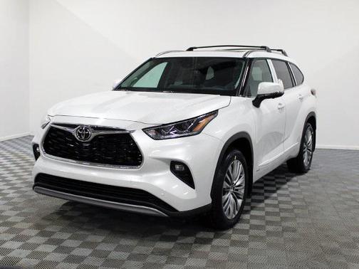 2026 Toyota Highlander Hybrid Platinum