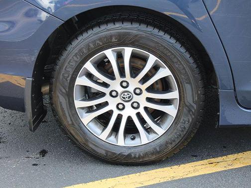 2018 Toyota Sienna XLE