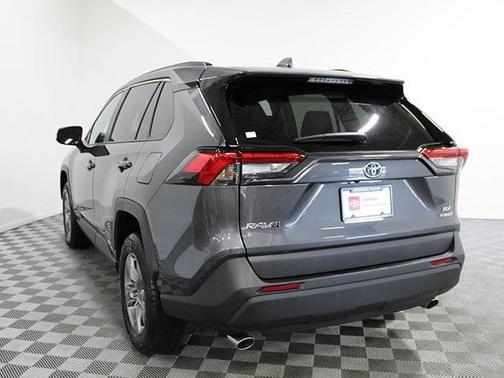2022 Toyota RAV4 Hybrid XLE