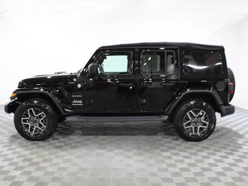 2024 Jeep Wrangler 4-Door Sahara 4x4