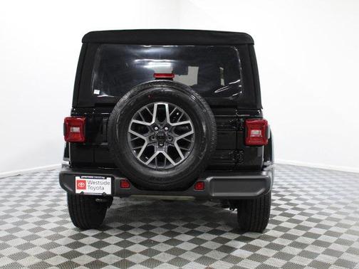 2024 Jeep Wrangler 4-Door Sahara 4x4