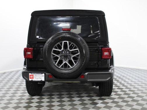 2024 Jeep Wrangler 4-Door Sahara 4x4