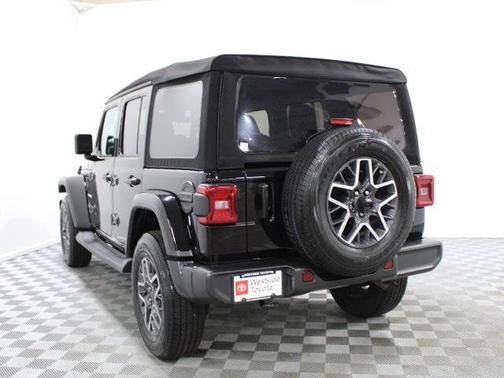 2024 Jeep Wrangler 4-Door Sahara 4x4