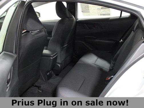 2026 Toyota Prius Plug-In Hybrid SE