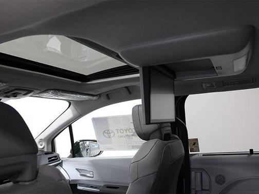 2025 Toyota Sienna XLE 7 Passenger