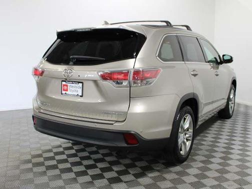 Gold 2014 Toyota Highlander Limited