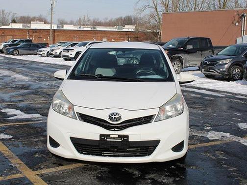 2012 Toyota Yaris LE