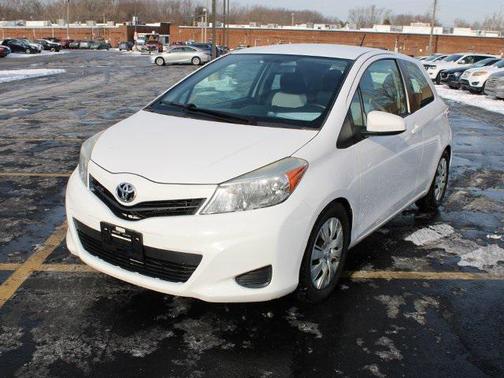 2012 Toyota Yaris LE