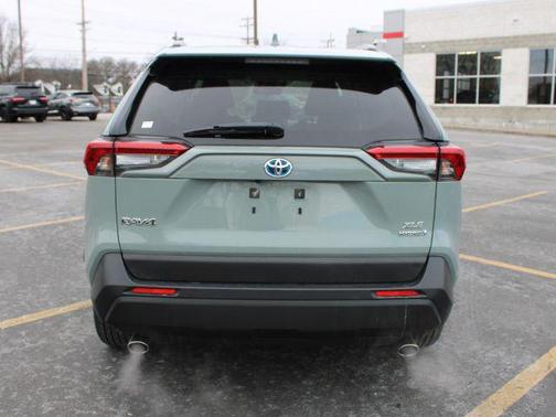 2020 Toyota RAV4 Hybrid XLE