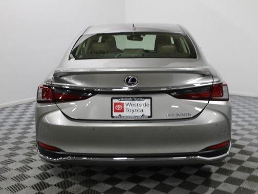 2019 Lexus ES 300h Base