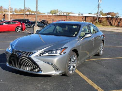 2019 Lexus ES 300h Base